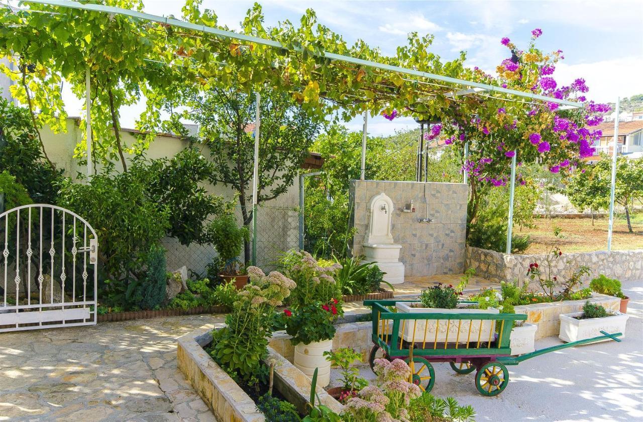 House Lucija Villa Рогозница Екстериор снимка