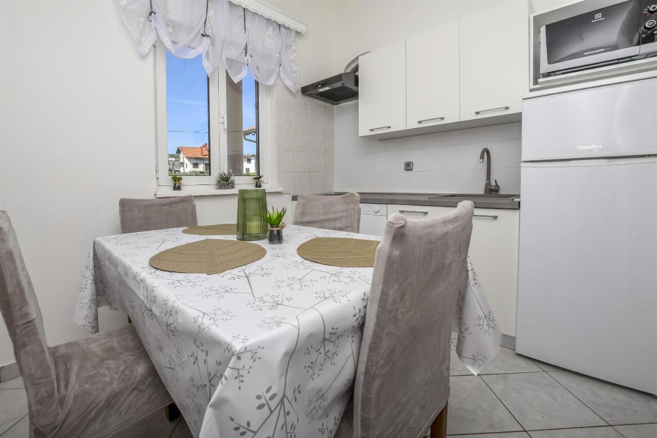 House Lucija Villa Рогозница Екстериор снимка