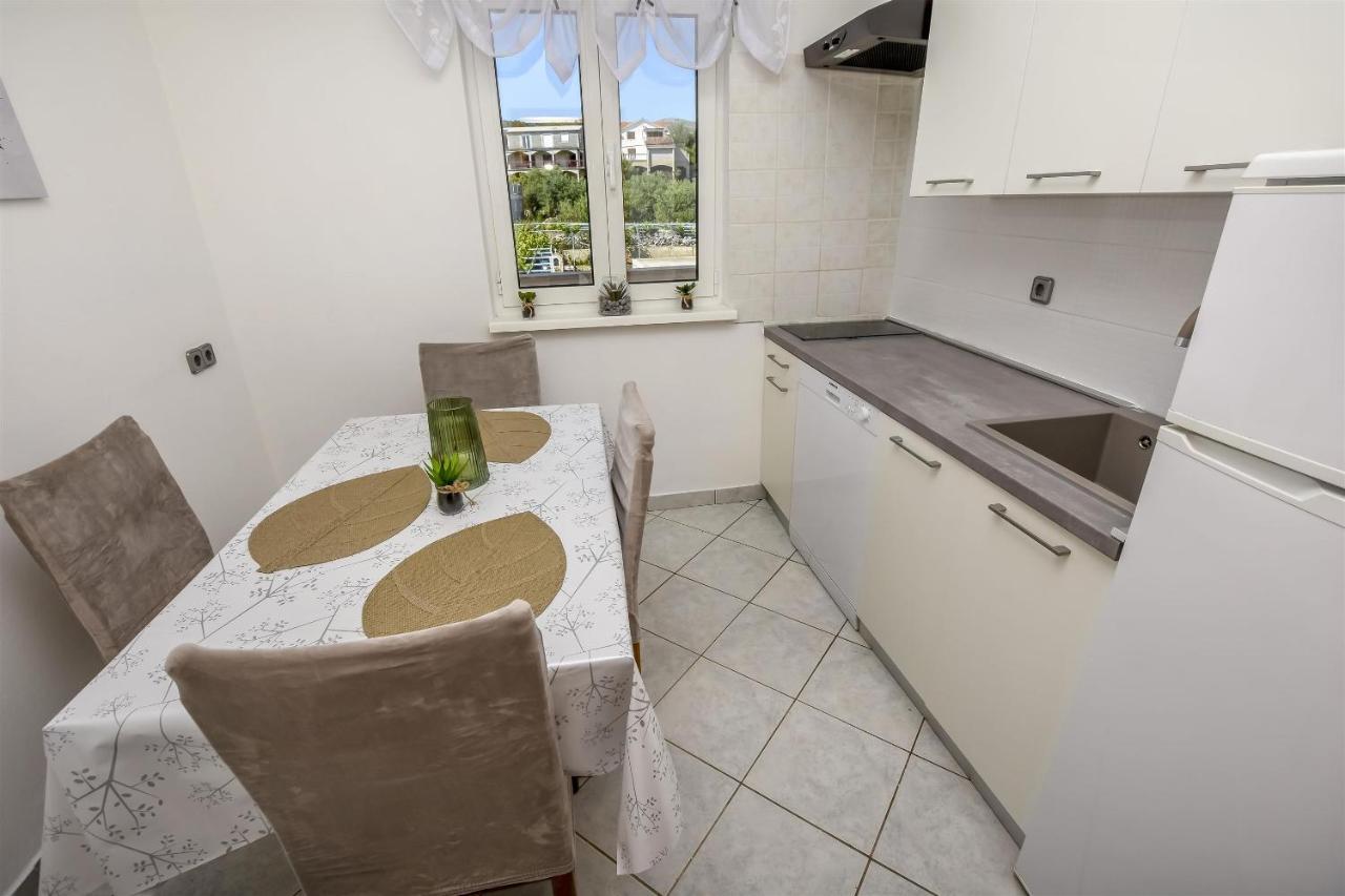 House Lucija Villa Рогозница Екстериор снимка