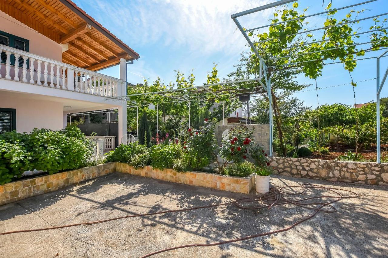 House Lucija Villa Рогозница Екстериор снимка