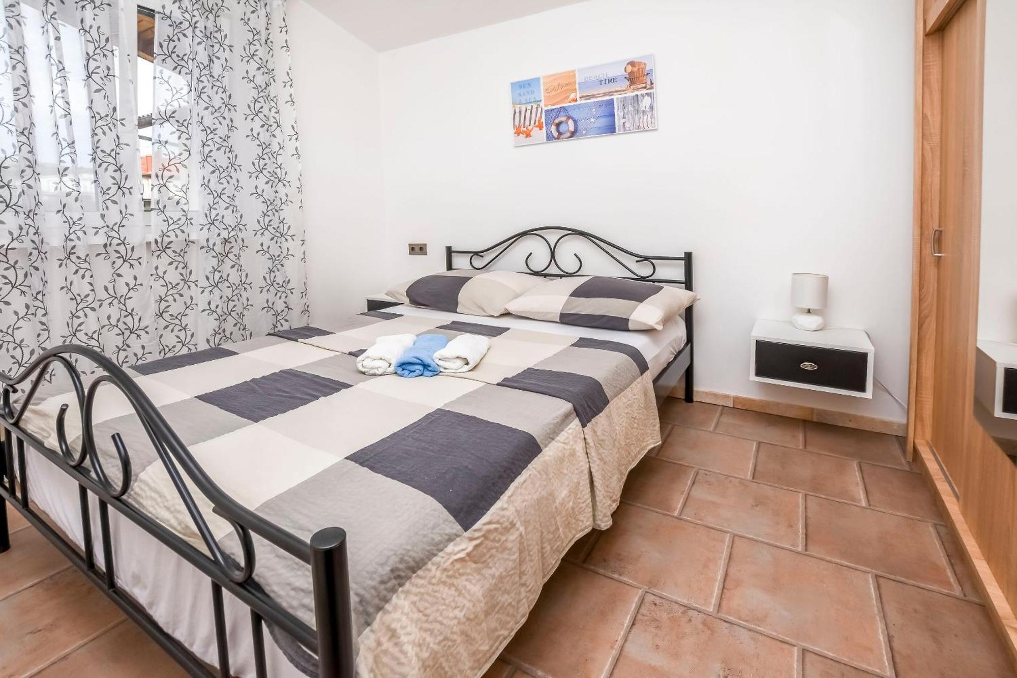 House Lucija Villa Рогозница Екстериор снимка